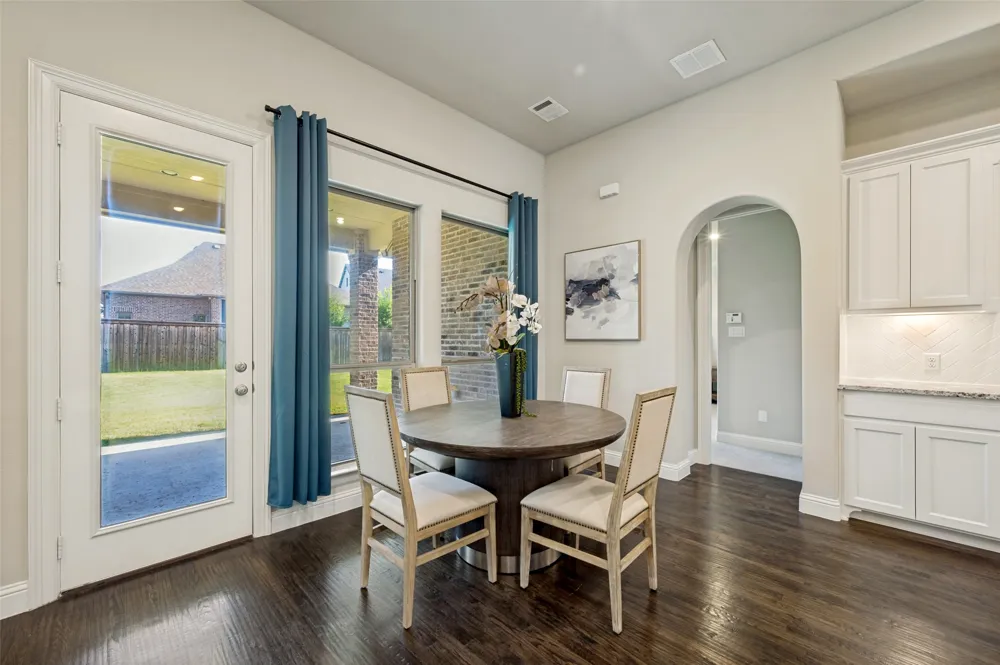 2817 Links The Colony, TX 75056