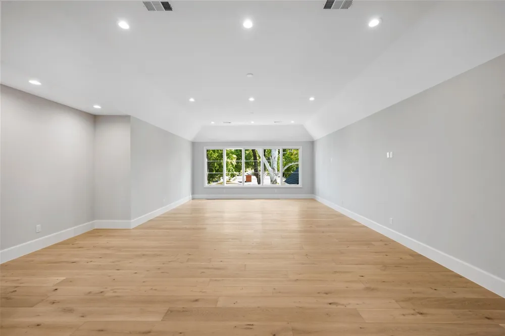 6254 Preston Crest Lane Dallas, TX 75230