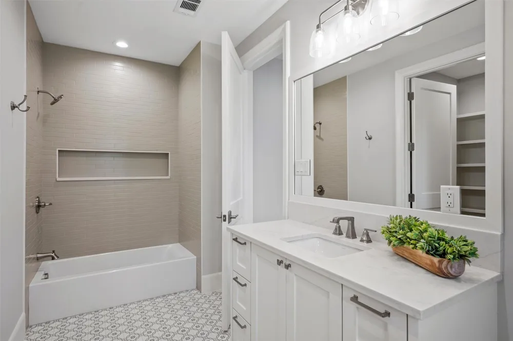 6254 Preston Crest Lane Dallas, TX 75230