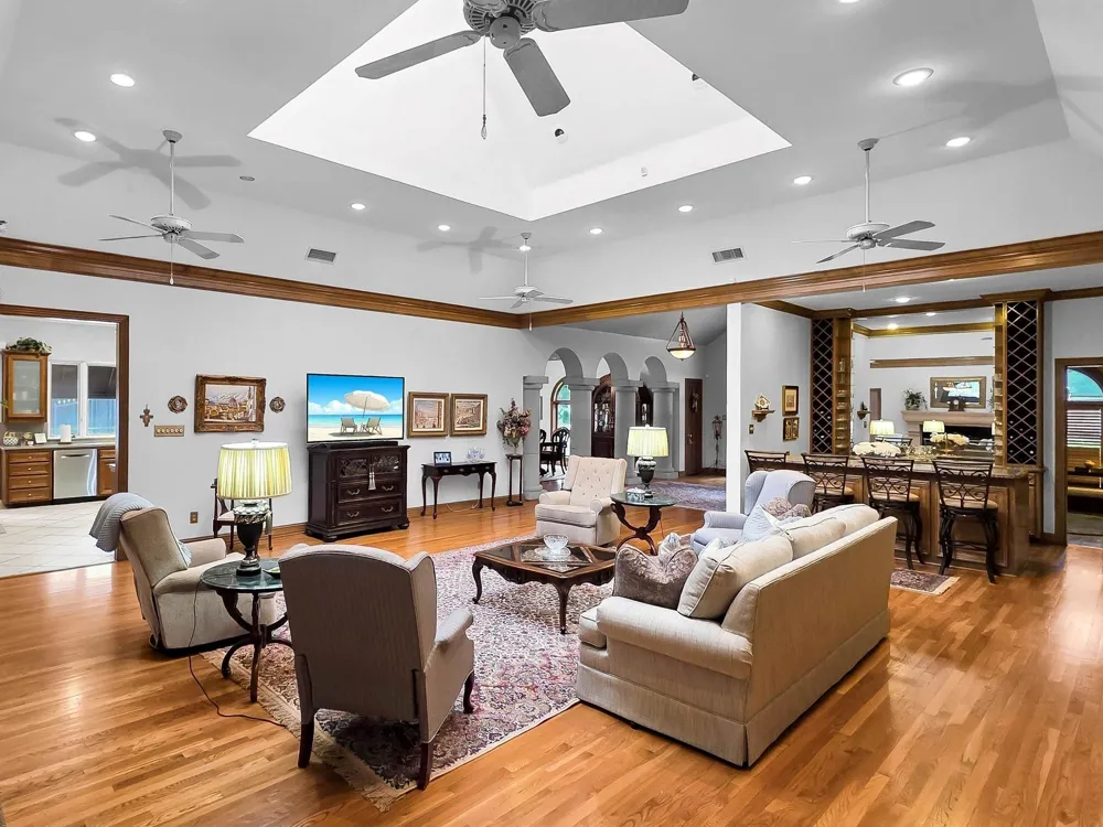 3 Bayou Bend Beaumont, TX 77706
