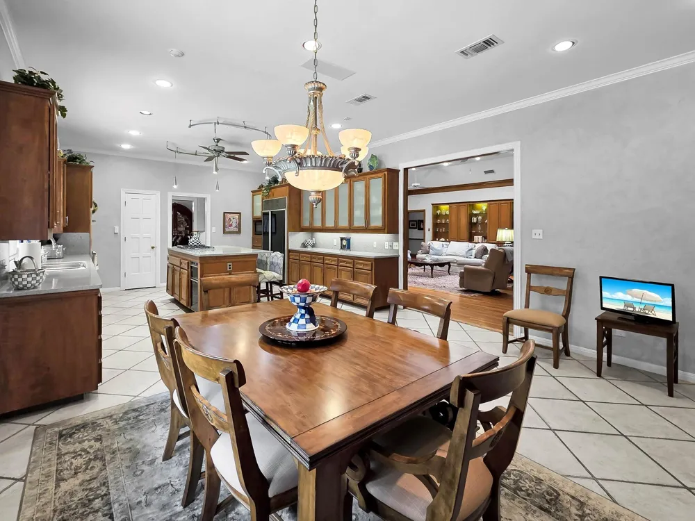 3 Bayou Bend Beaumont, TX 77706