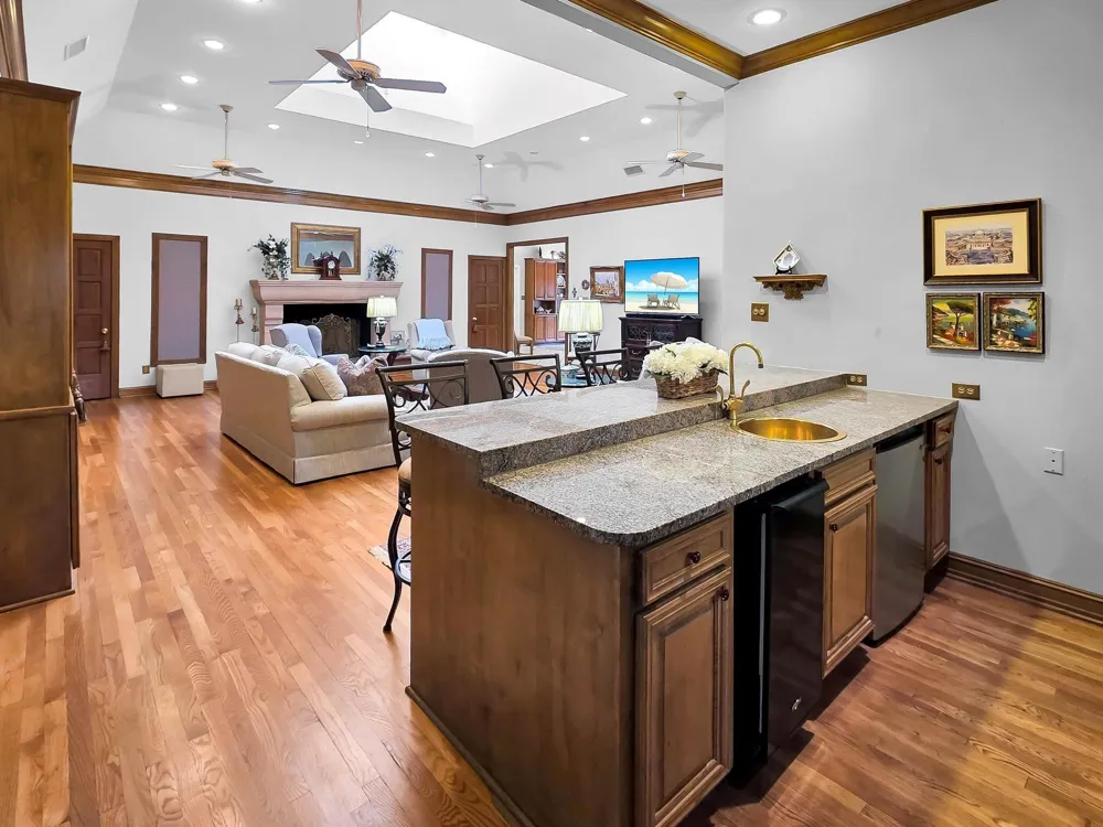 3 Bayou Bend Beaumont, TX 77706