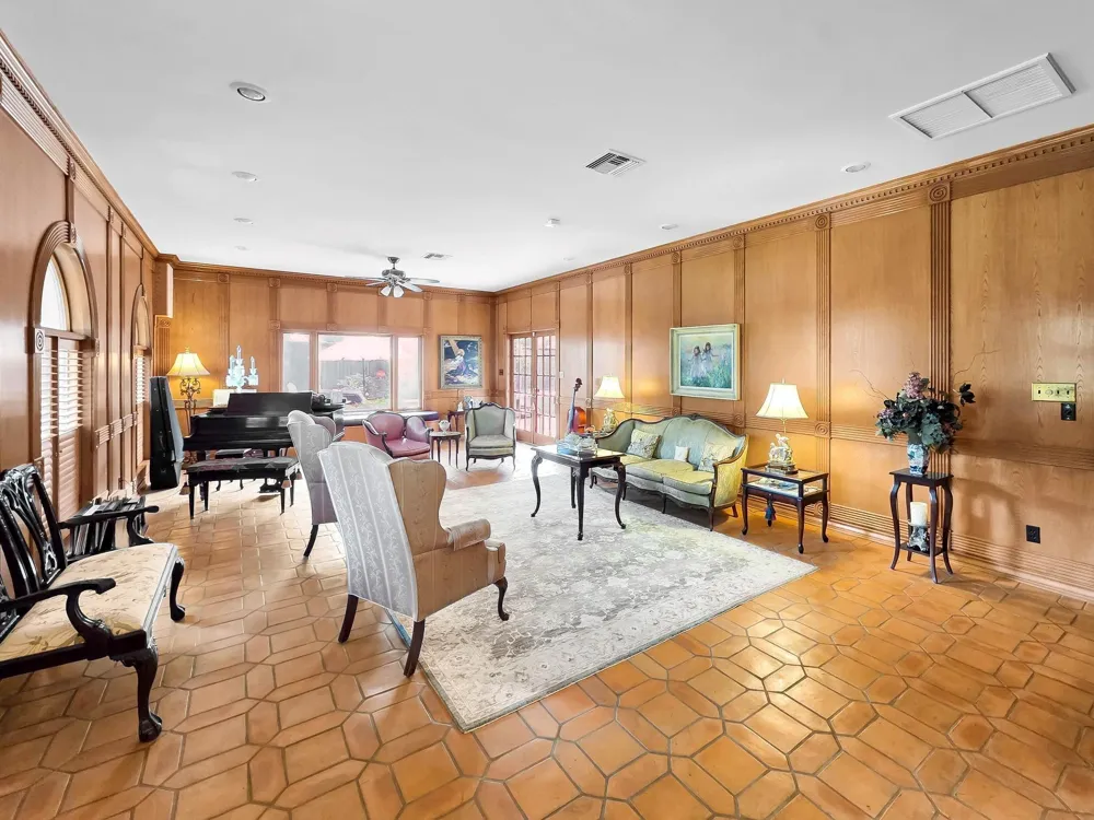 3 Bayou Bend Beaumont, TX 77706