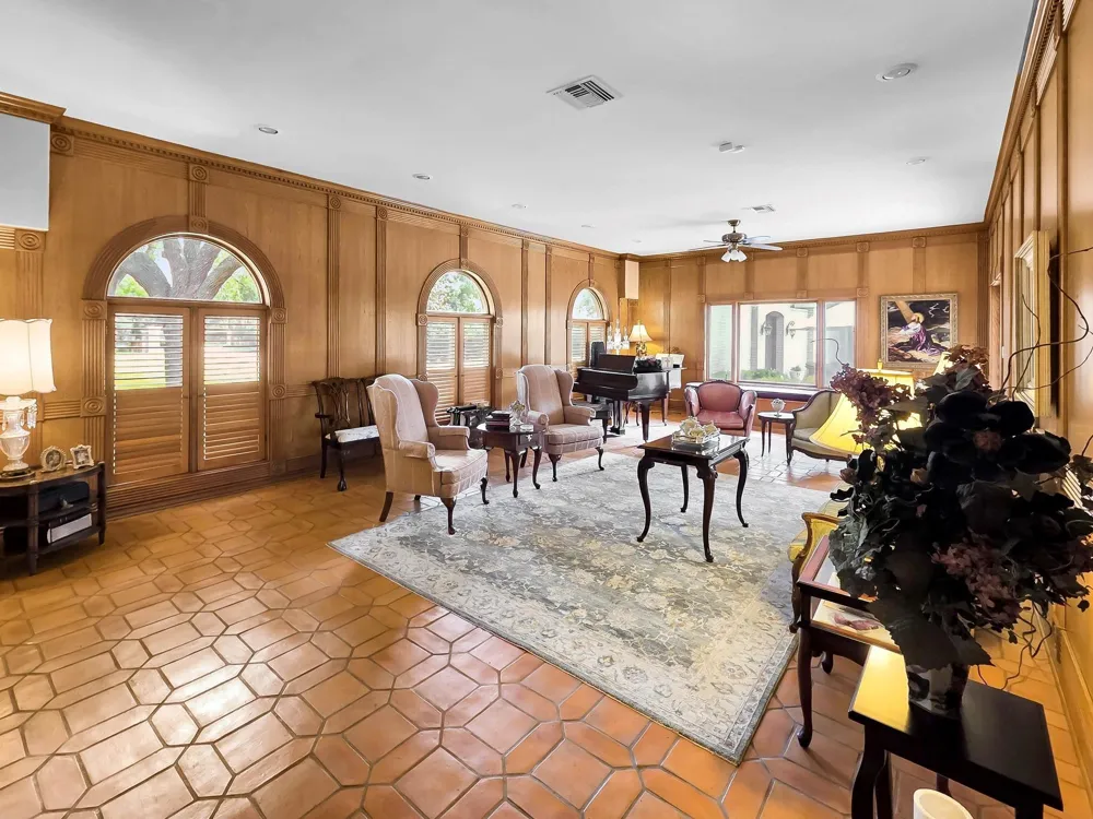 3 Bayou Bend Beaumont, TX 77706