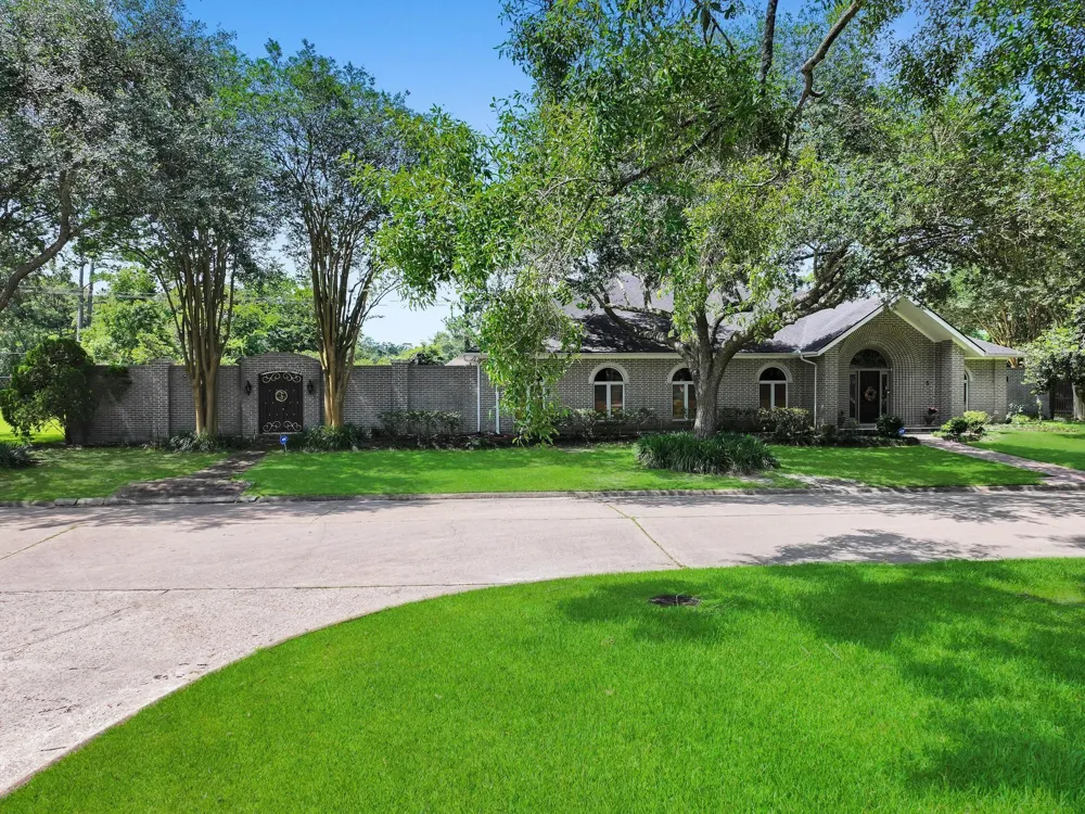 3 Bayou Bend Beaumont, TX 77706