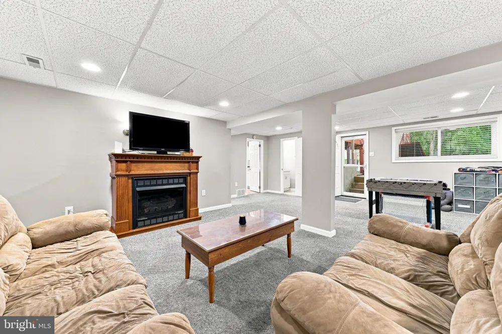 2 WOODHAVEN ROAD Gibbsboro, NJ 08026