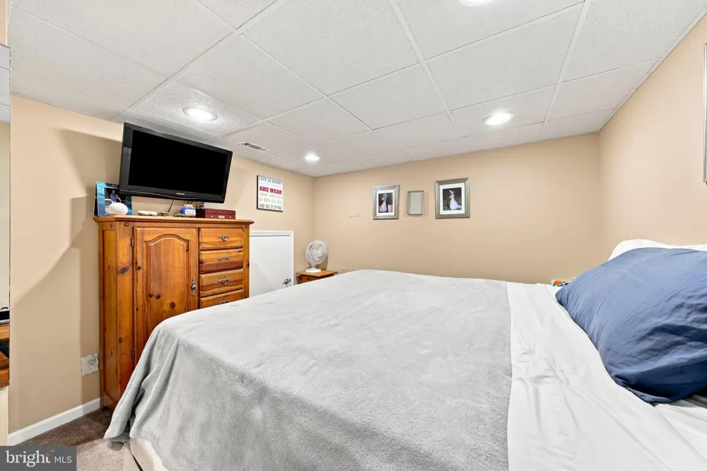 2 WOODHAVEN ROAD Gibbsboro, NJ 08026