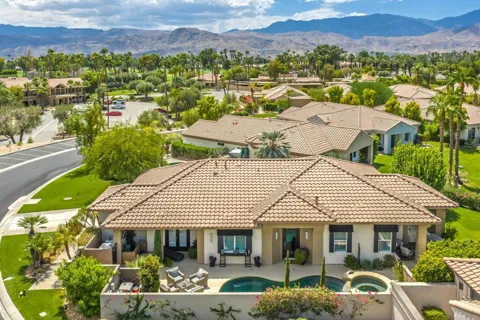 110 Lakefront Way