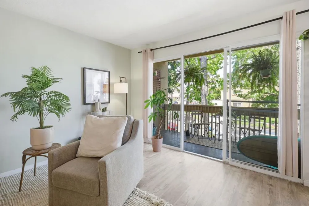 4600 Lamont St #212 San Diego, CA 92109