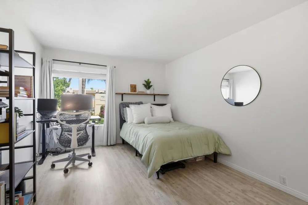 4600 Lamont St #212 San Diego, CA 92109