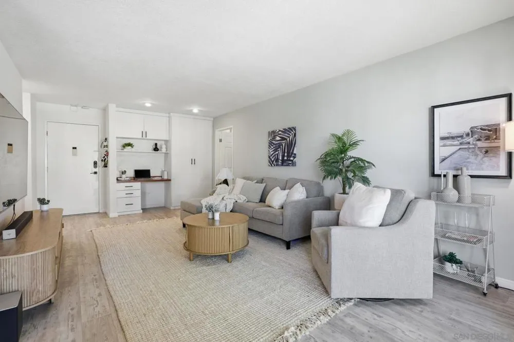 4600 Lamont St #212 San Diego, CA 92109