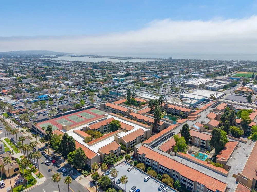 4600 Lamont St #212 San Diego, CA 92109