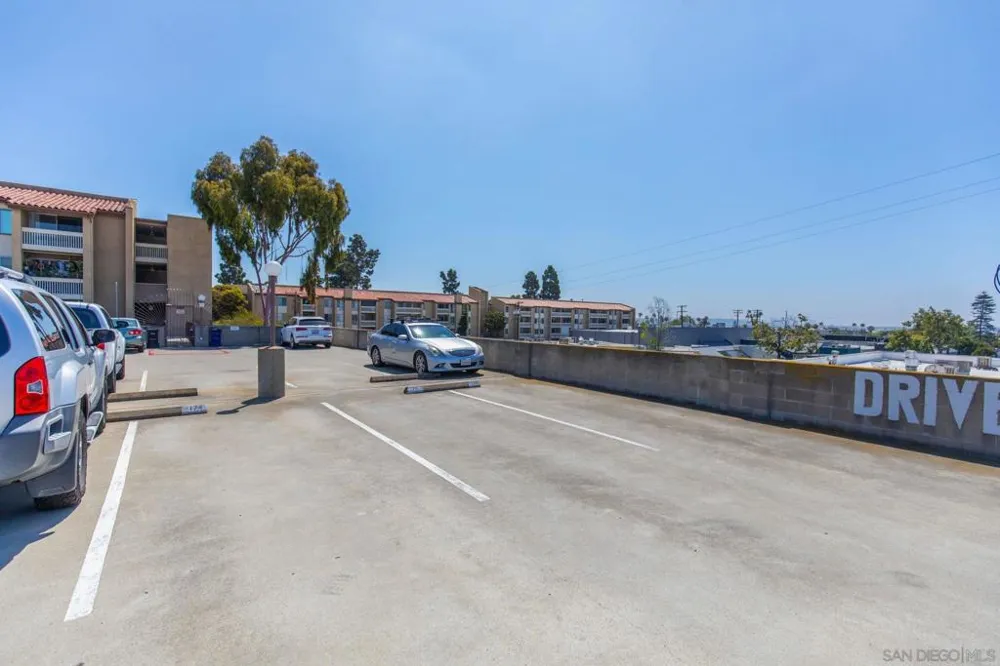 4600 Lamont St #212 San Diego, CA 92109