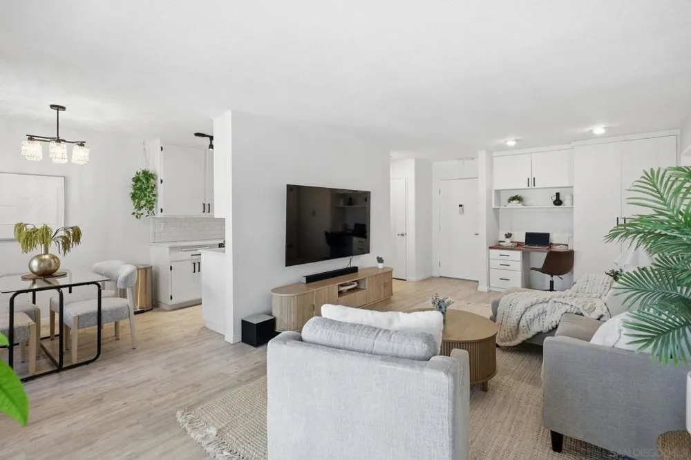 4600 Lamont St #212 San Diego, CA 92109
