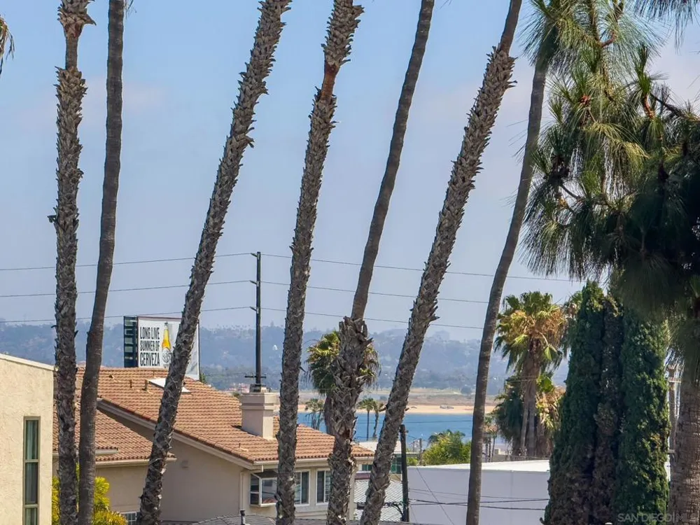 4600 Lamont St #212 San Diego, CA 92109