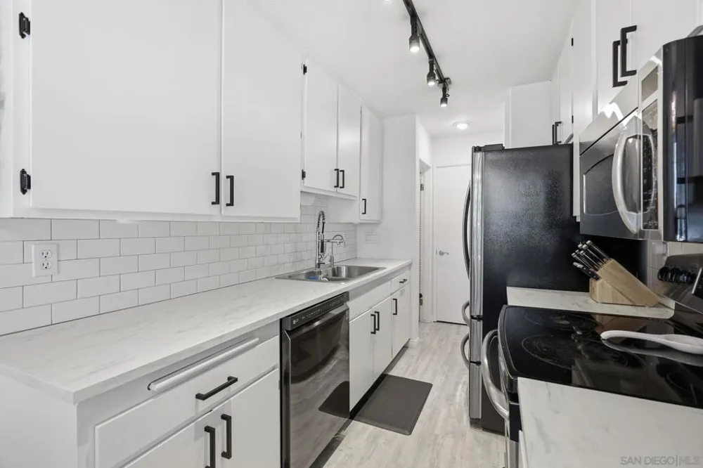 4600 Lamont St #212 San Diego, CA 92109
