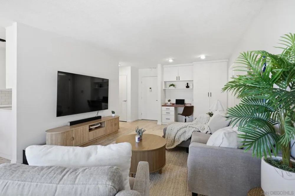 4600 Lamont St #212 San Diego, CA 92109