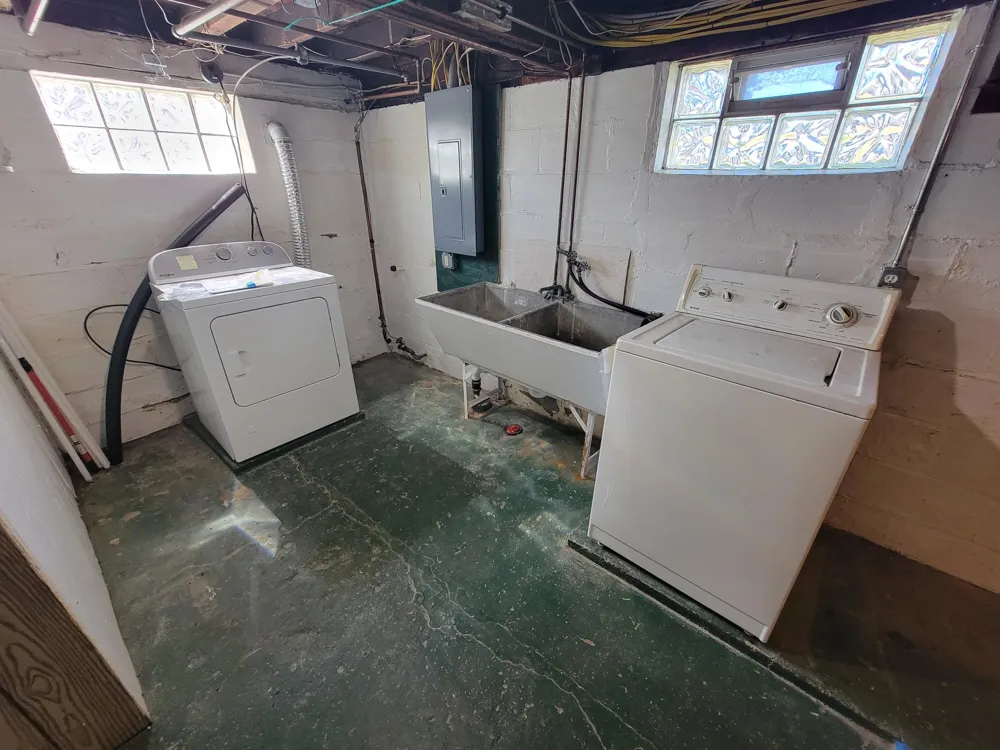 703 Hopkins Street Manistee, MI 49660