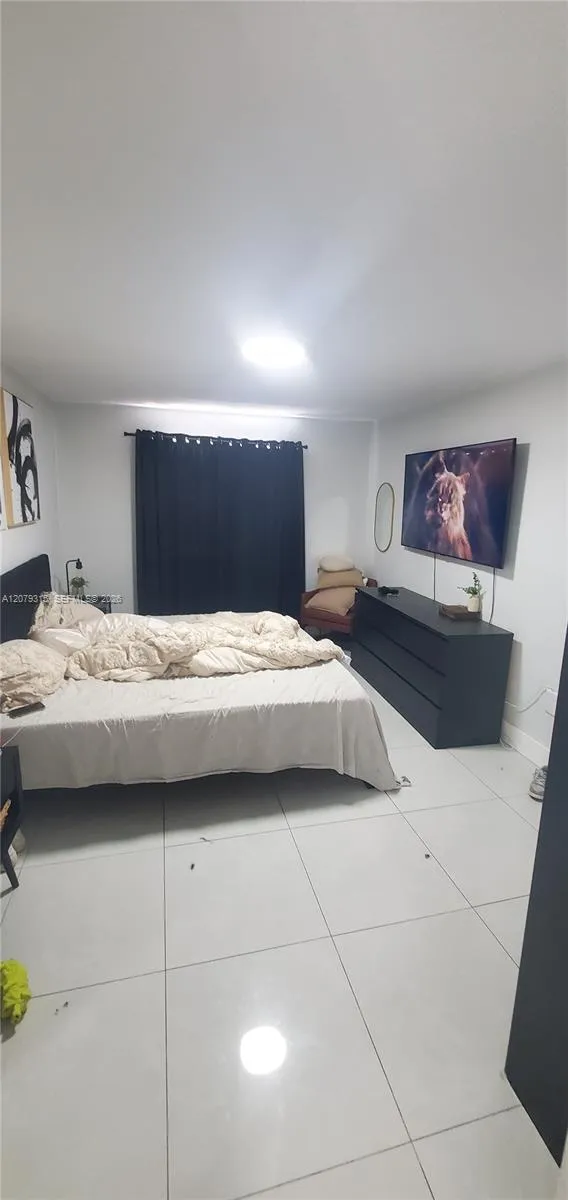 677 SW 9th Ave #405 Miami, FL 33130