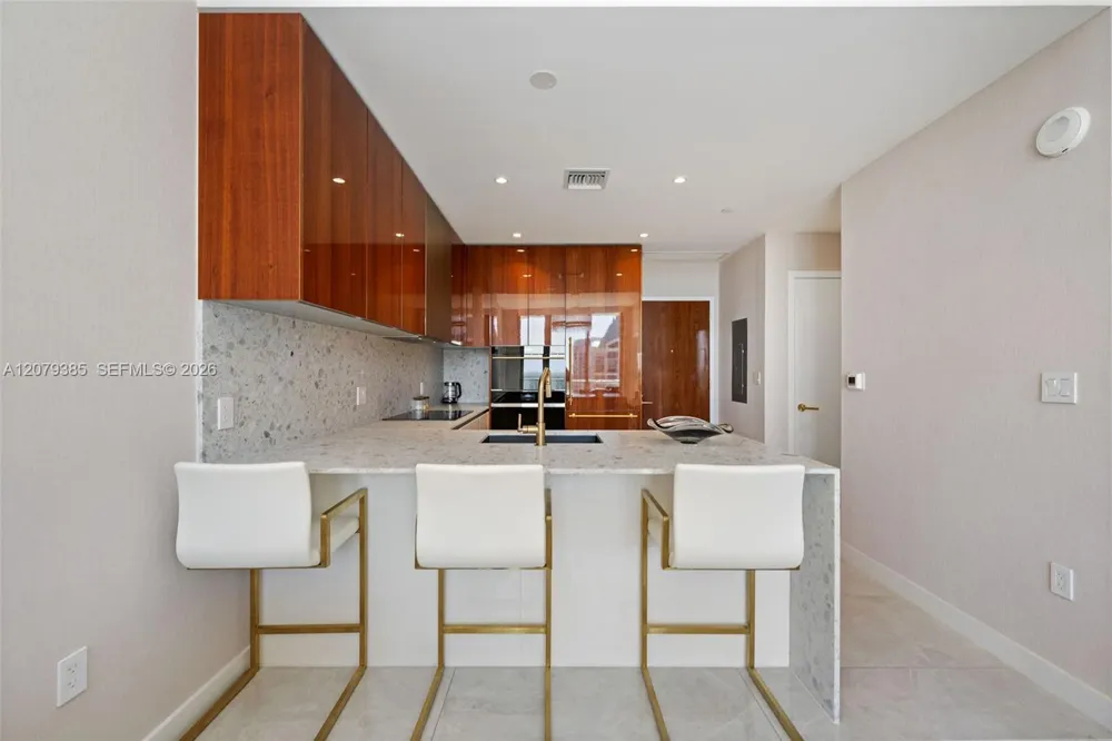 2678 Tigertail Ave #1705 Miami, FL 33133