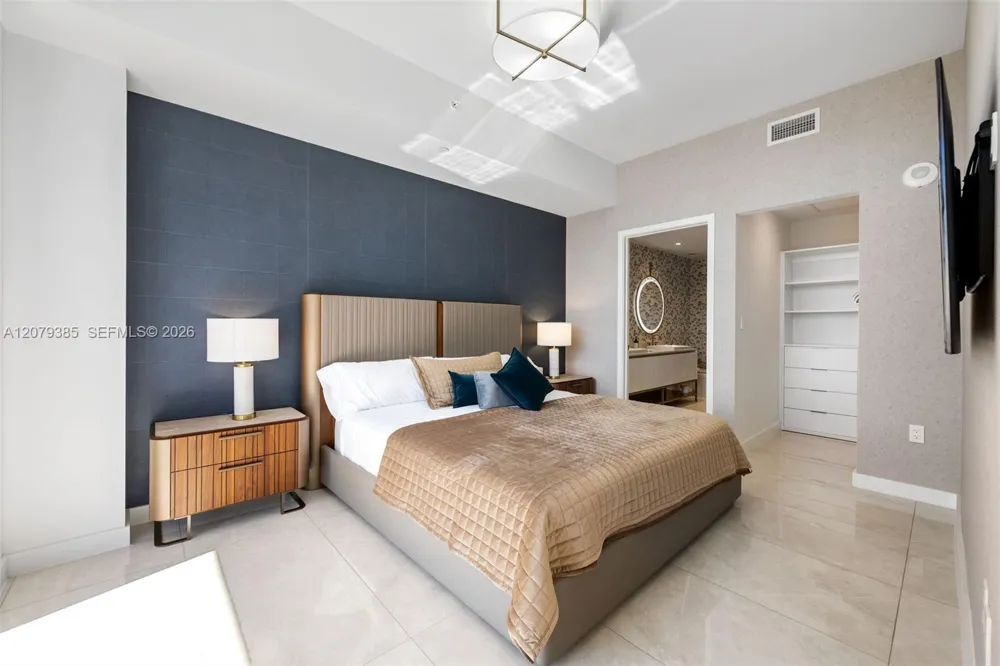 2678 Tigertail Ave #1705 Miami, FL 33133