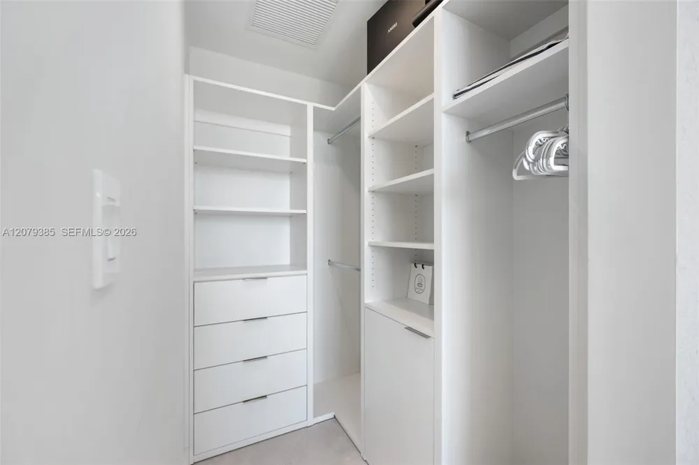 2678 Tigertail Ave #1705 Miami, FL 33133