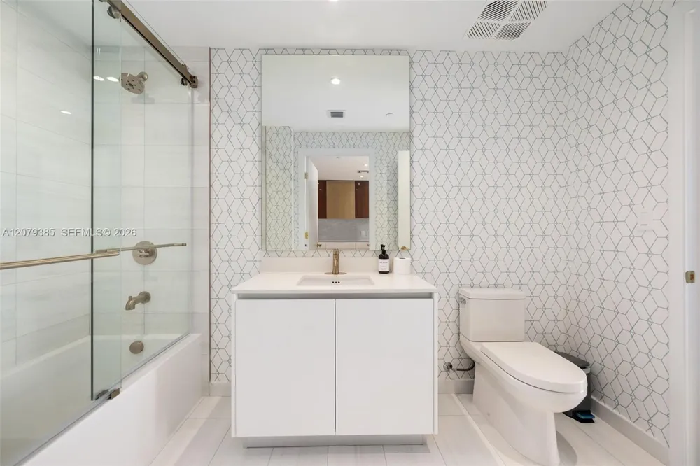 2678 Tigertail Ave #1705 Miami, FL 33133