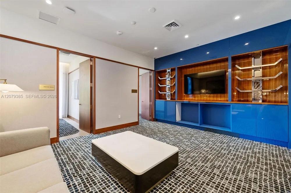2678 Tigertail Ave #1705 Miami, FL 33133