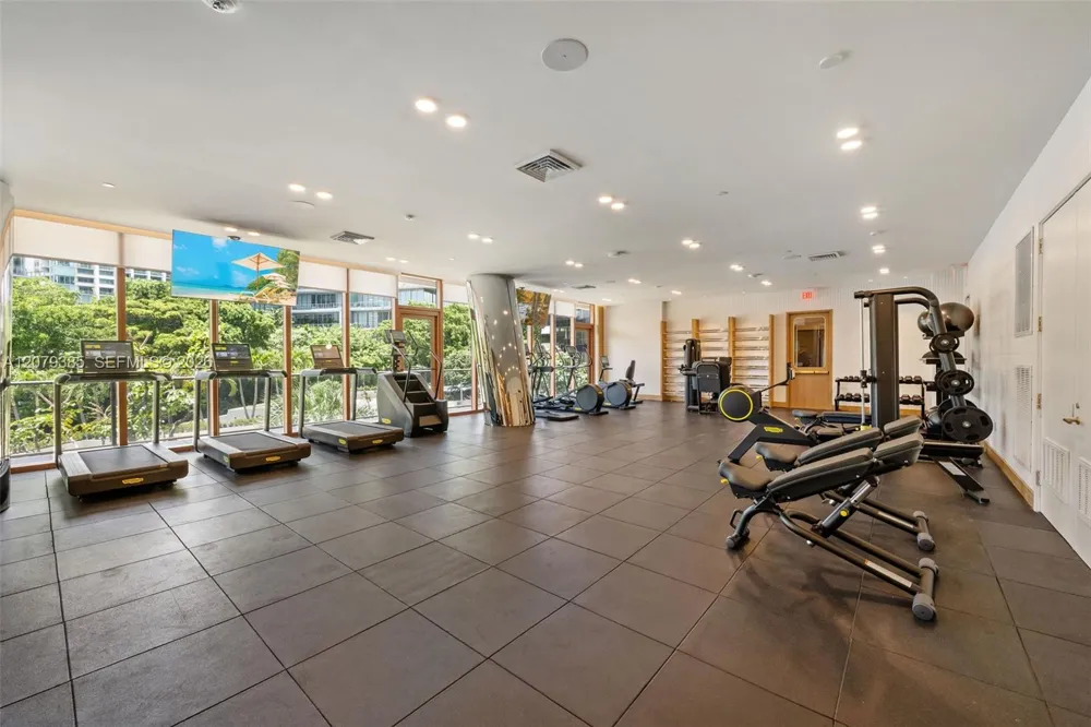 2678 Tigertail Ave #1705 Miami, FL 33133
