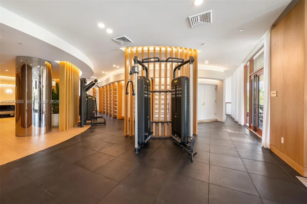 2678 Tigertail Ave #1705 Miami, FL 33133