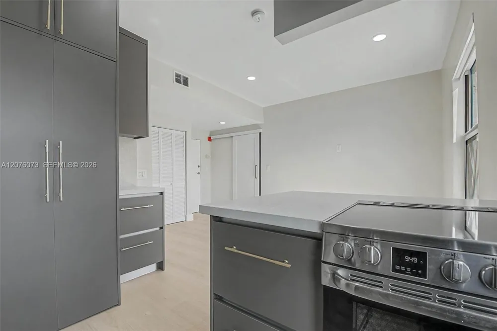 694 NE 76th St #3 Miami, FL 33138