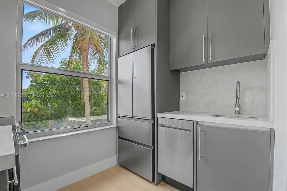 694 NE 76th St #3 Miami, FL 33138