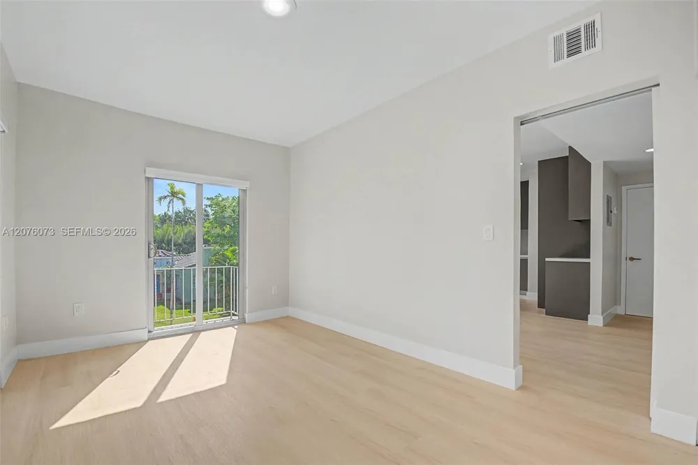 694 NE 76th St #3 Miami, FL 33138