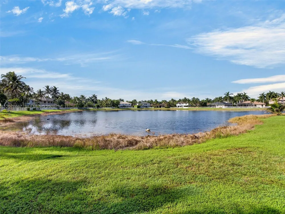 1371 Victoria Isle Dr Weston, FL 33327
