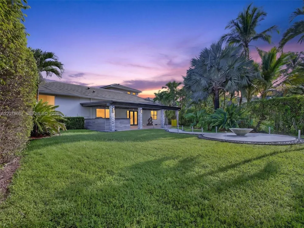 1371 Victoria Isle Dr Weston, FL 33327