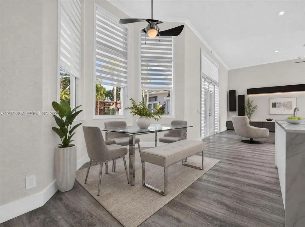 1371 Victoria Isle Dr Weston, FL 33327