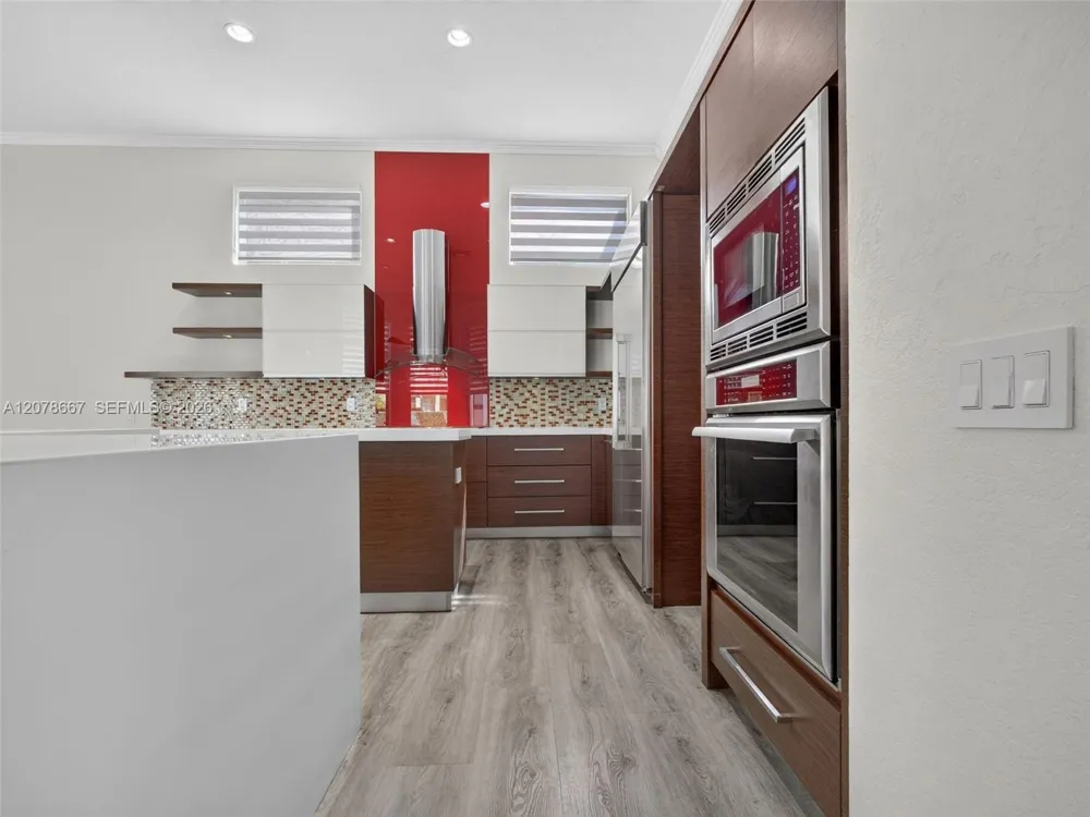 1371 Victoria Isle Dr Weston, FL 33327