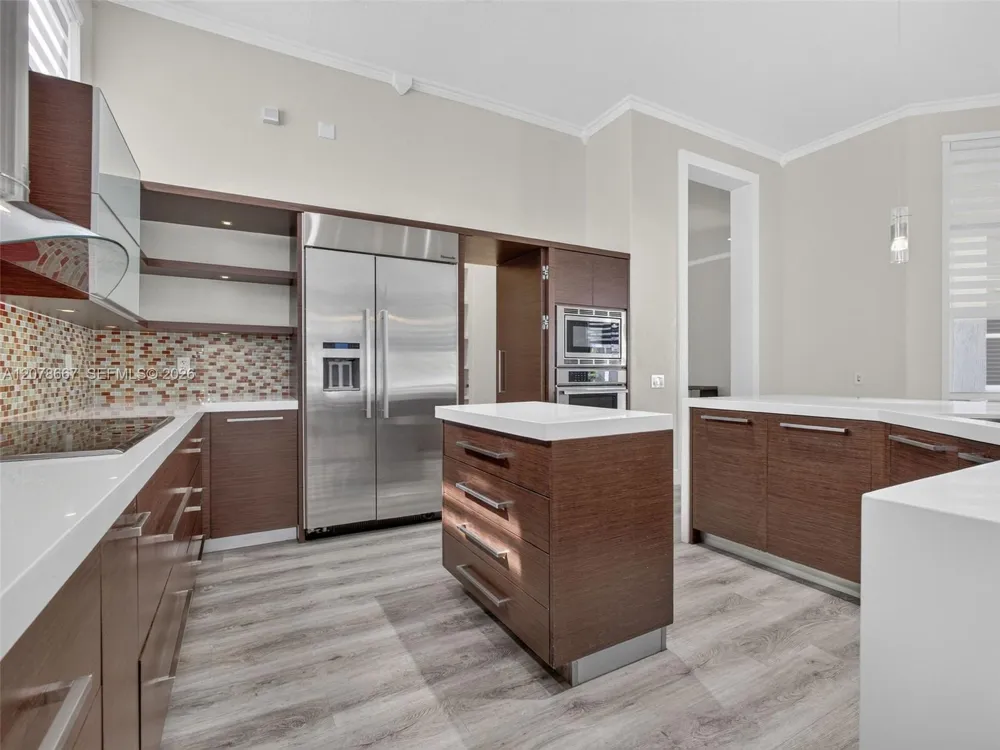1371 Victoria Isle Dr Weston, FL 33327