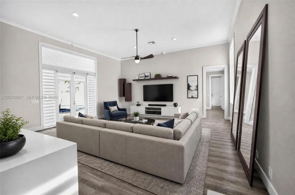 1371 Victoria Isle Dr Weston, FL 33327