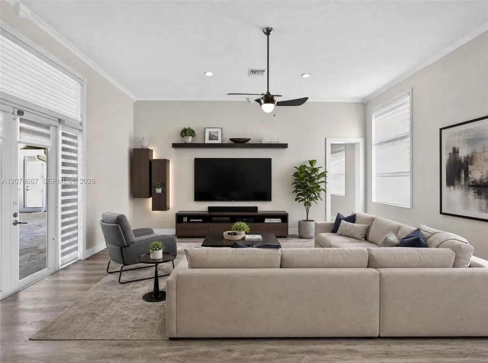 1371 Victoria Isle Dr Weston, FL 33327