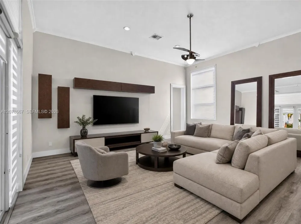 1371 Victoria Isle Dr Weston, FL 33327