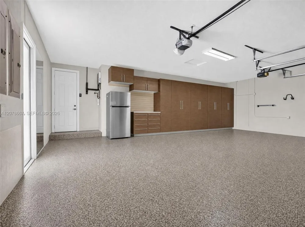 1371 Victoria Isle Dr Weston, FL 33327