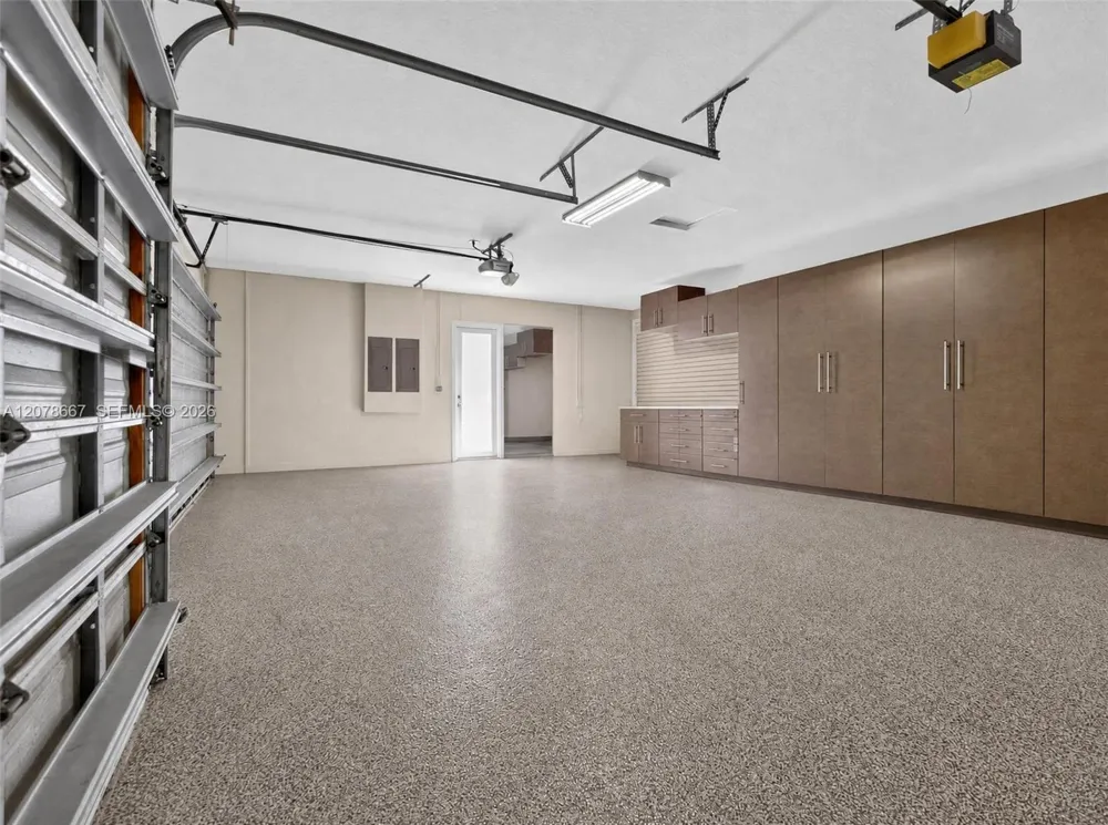 1371 Victoria Isle Dr Weston, FL 33327