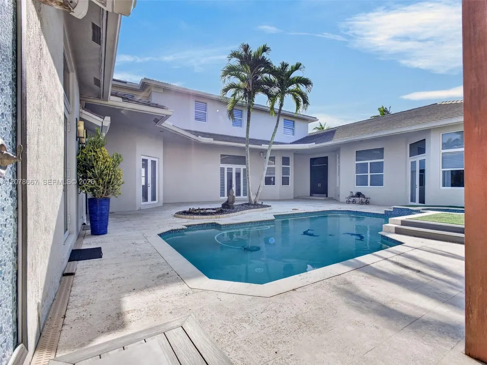 1371 Victoria Isle Dr Weston, FL 33327