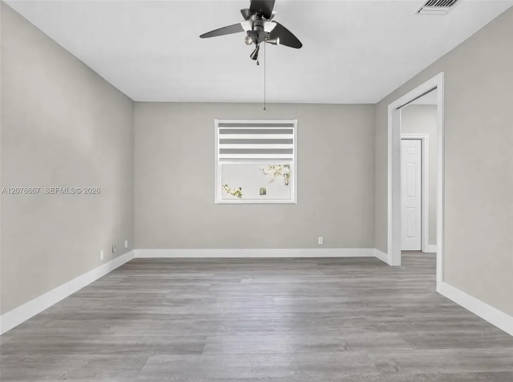 1371 Victoria Isle Dr Weston, FL 33327