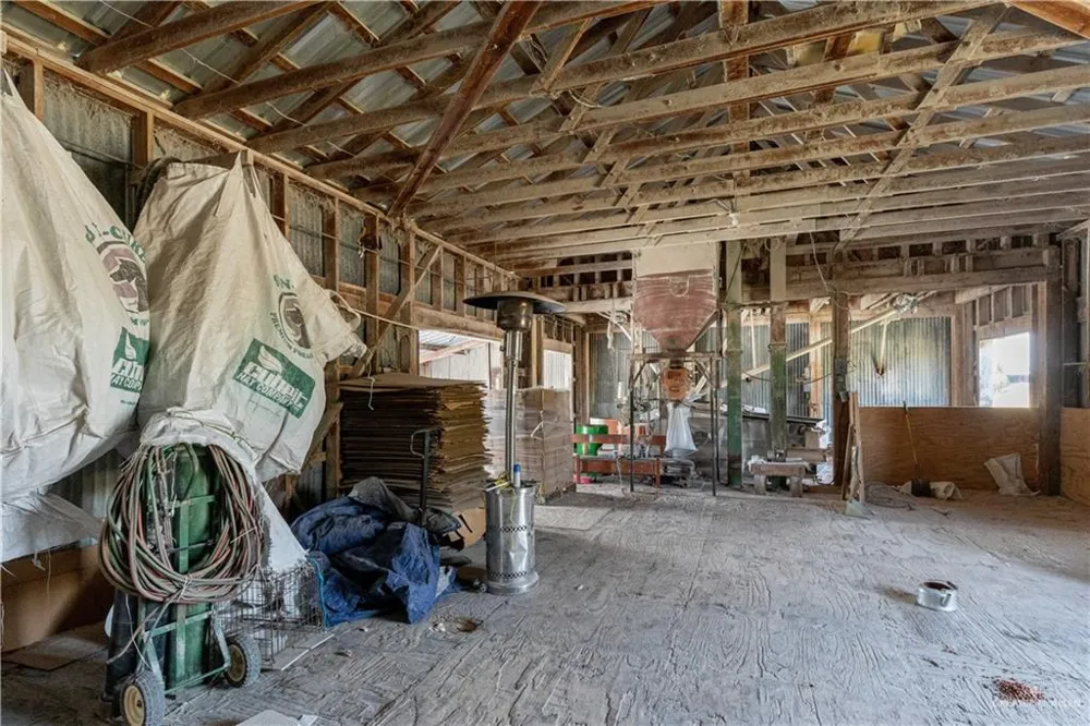1 E 4th Avenue W Elsa, TX 78543
