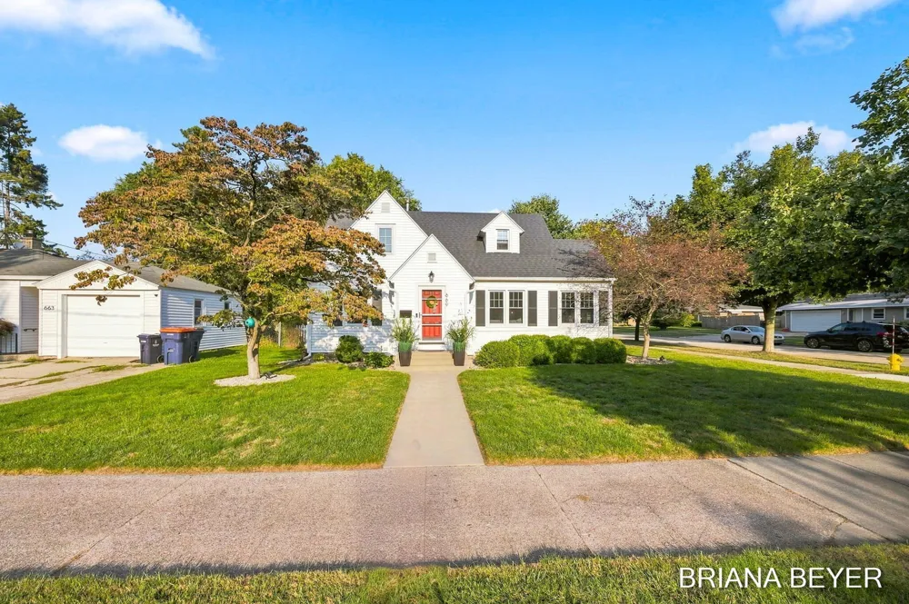 669 Columbia Avenue Holland City, MI 49423