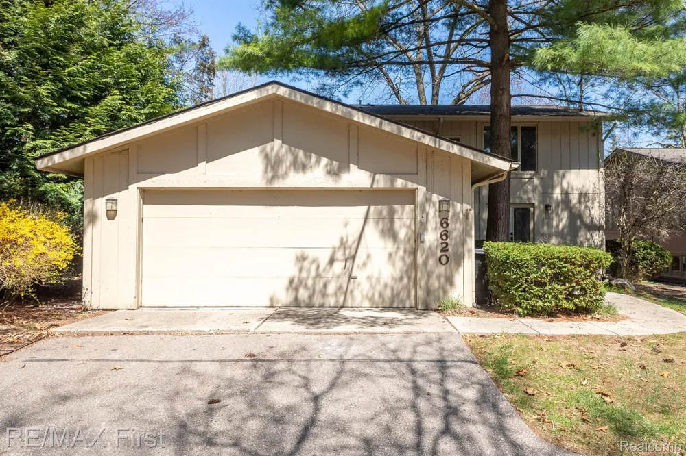 6620 RED CEDAR LANE West Bloomfield Charter Township, MI 48324