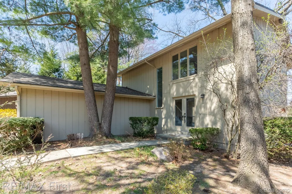 6620 RED CEDAR LANE West Bloomfield Charter Township, MI 48324