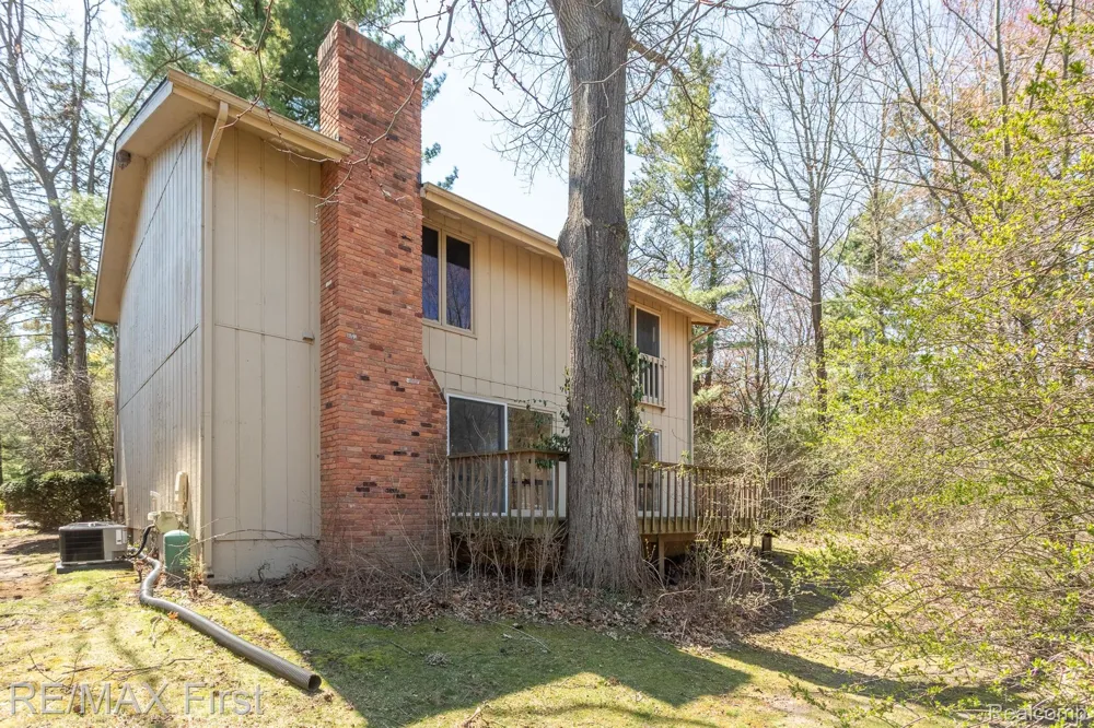 6620 RED CEDAR LANE West Bloomfield Charter Township, MI 48324